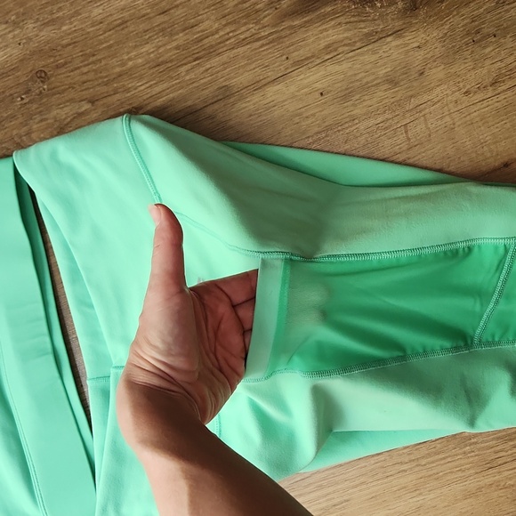 Fabletics Power hold set in size S - Picture 8 of 16